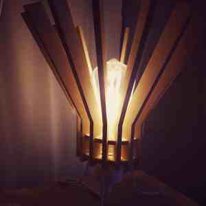 lampe de chevet en bois